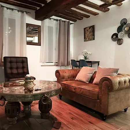 Appartement Et Jacuzzi Privatif, Coeur De Chartres. Exterior foto